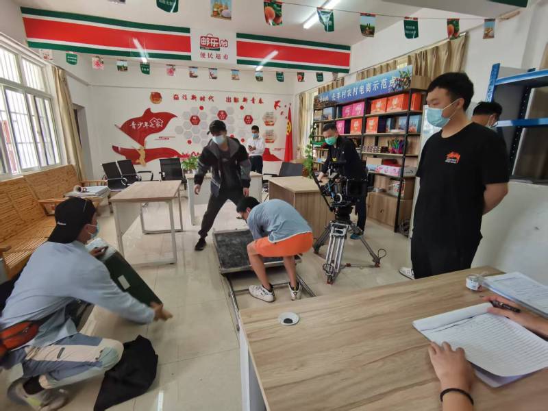 达坂城区广告片拍摄公司：极简主义践行者，少即是多的视觉哲学